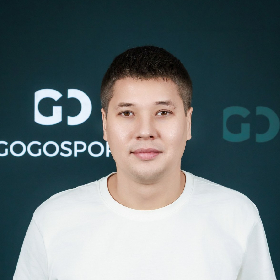 Maksym Bikmetov
